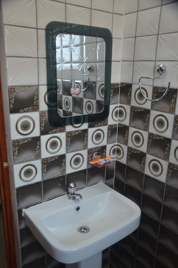 Hotel Pyara Palace Gaja Pokój zdjęcie